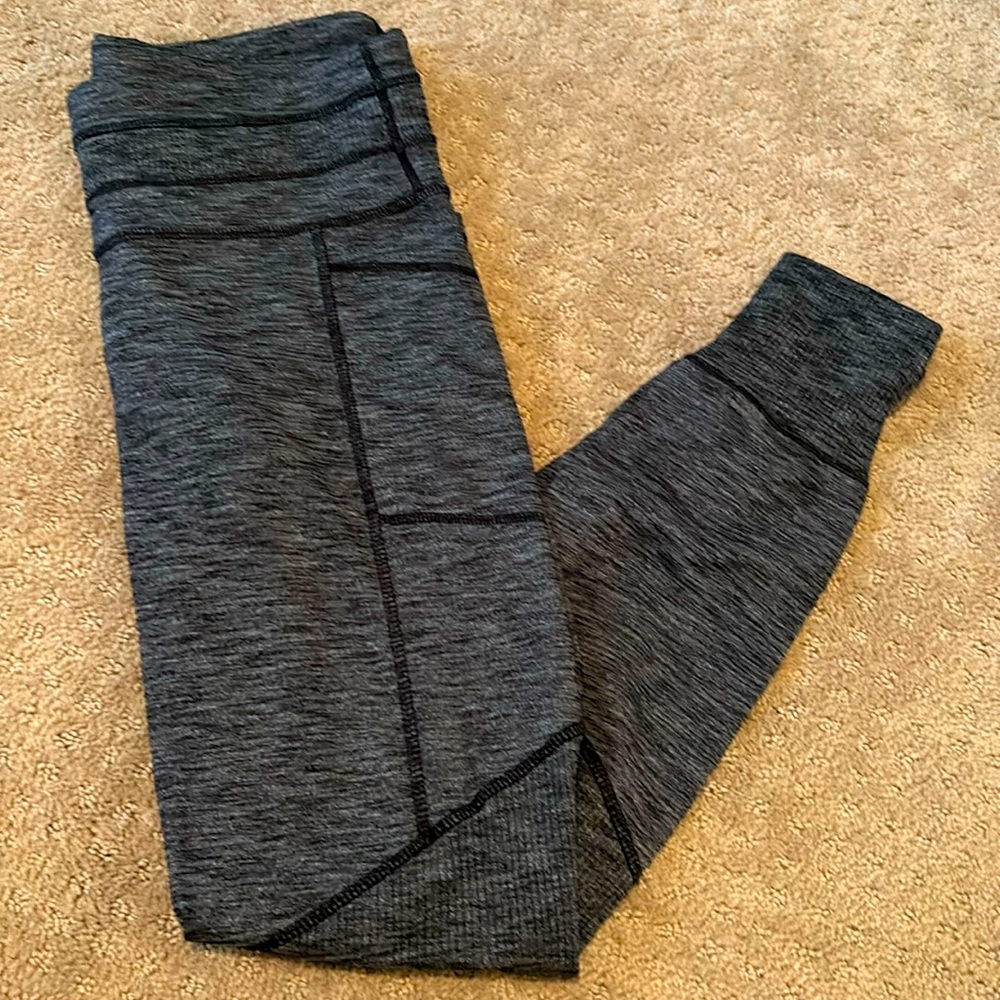 EUC black and white Athleta pants